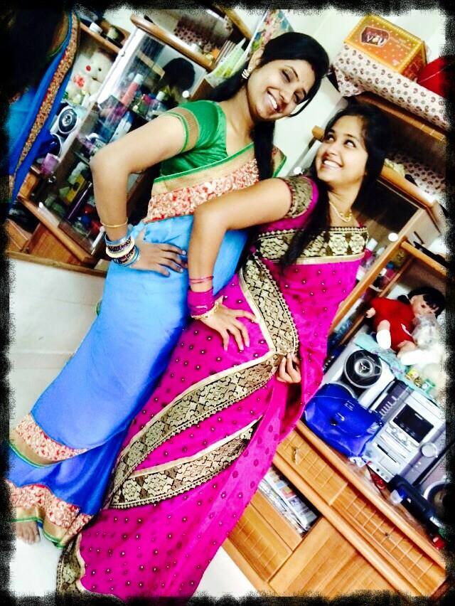 Kajal Raghwani HD Wallpaper with her Sister. HD Pictures