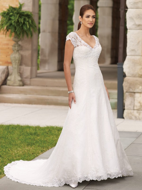 There will certainly be many wonderful wedding dresses from which a 2011 