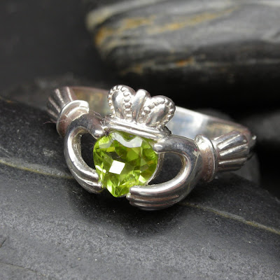 Claddagh Ring with Peridot for Wedding