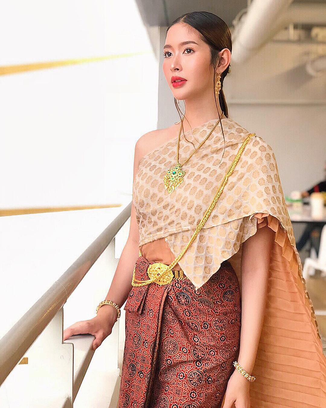 Rock Kwanlada – Most Beautiful Thai Trans Woman in Traditional Dress Instagram