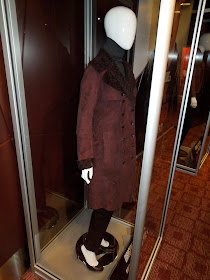 Rosamund Pike Jack Reacher movie costume