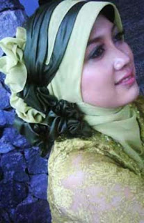 model jilbab kebaya wisuda