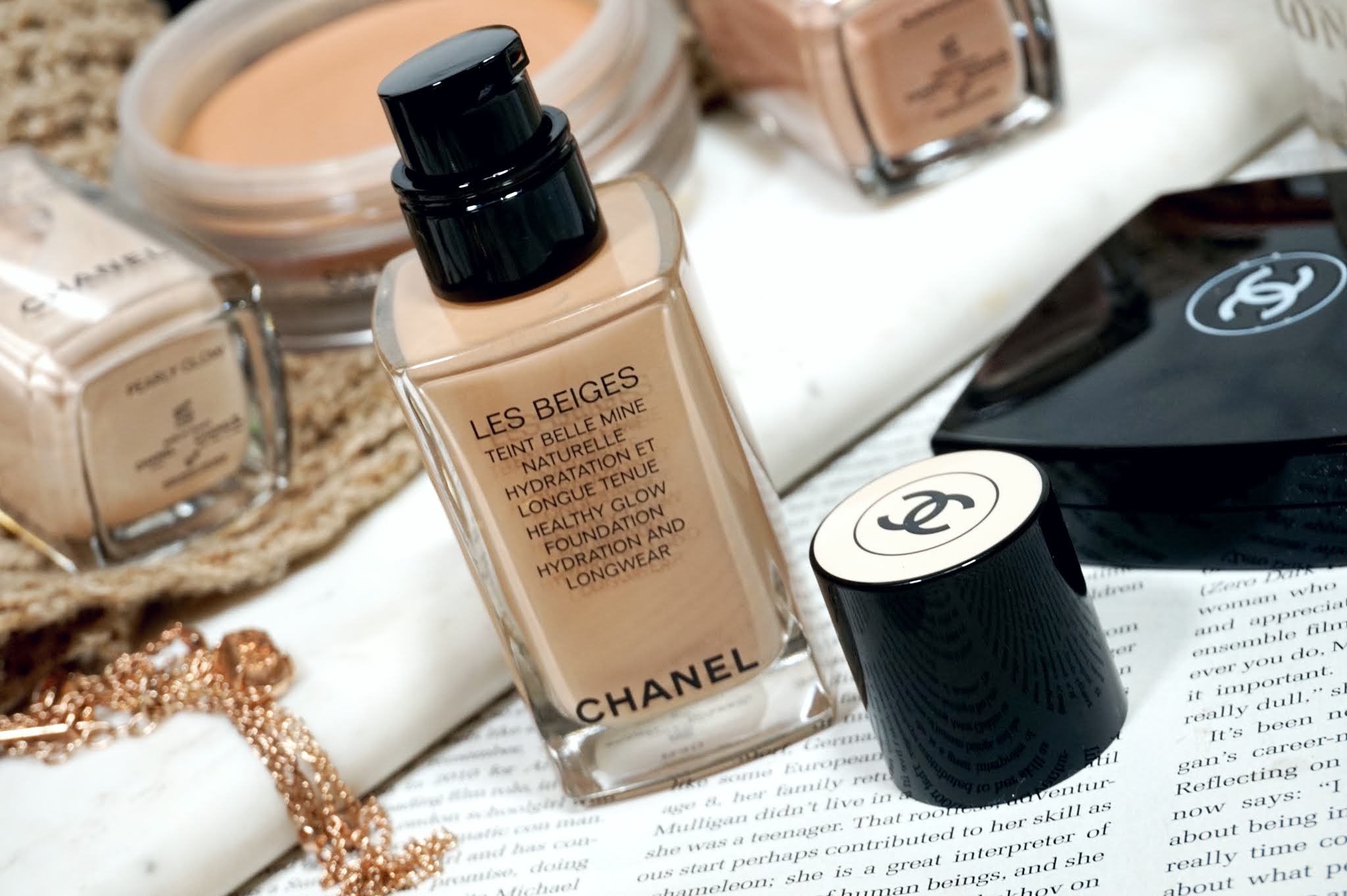 Chanel Les Beiges Healthy Glow Foundation Review and Swatches