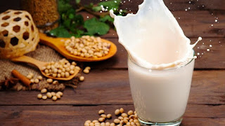 Vòng 1 tăng vù vù nhờ uống sữa đậu nành hàng ngày
