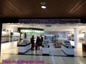 Kek Lapis Hamidah Kuching Airport