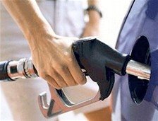 TRANSPORTISTAS Y PASAJEROS PROTESTAN POR NUEVA ALZA EN PRECIOS DE LOS COMBUSTIBLES