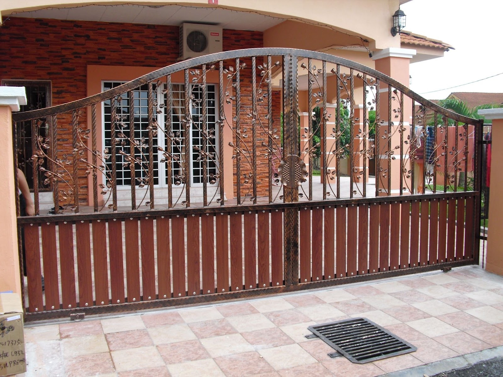 Modern Entrance Gate Design