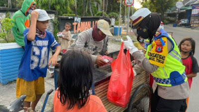 Ramadhan Berkah, Satlantas Polres Pinrang Bentuk Posko Ta’jil Mobile Keliling