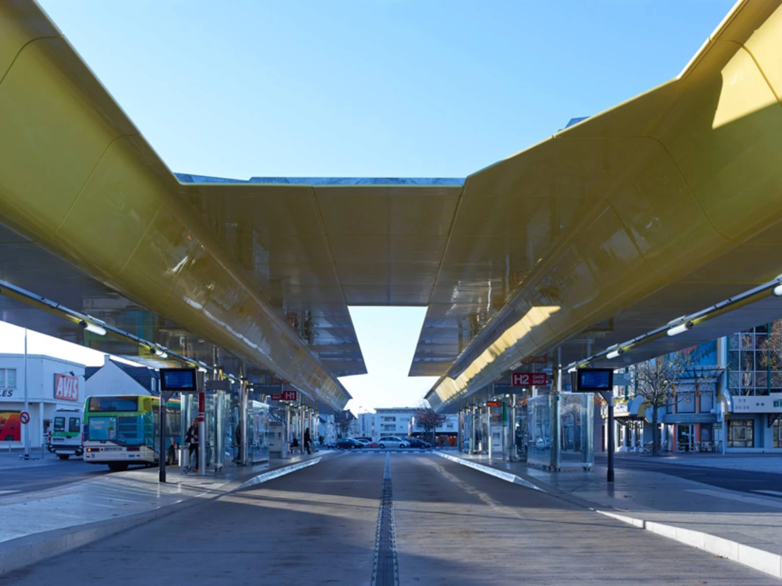 Saint Nazaire railway station by Tetrarc architects