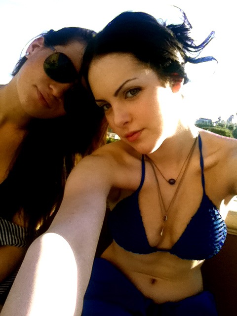 Elizabeth Gillies Victorious babe nice boobs in bikini