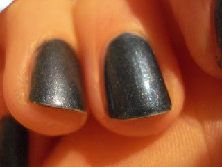 Mattified nail polish blue