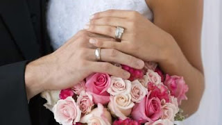 Mengapa Cincin Pernikahan Berada Di Jari Manis? - Ada Yang Asik