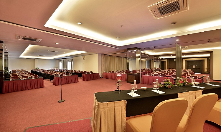 Ginoferuci  Kebon Jati Ballroom