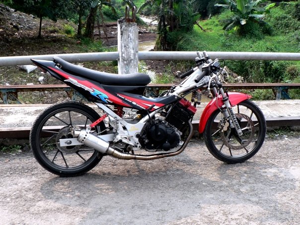 GAMBAR MOTOR SATRIA FU DI PRETELI Motor Drag Oto Trendz