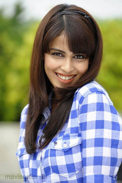 Bollywood's Cutest Face Genelia D'souza Latest Hot Pictures