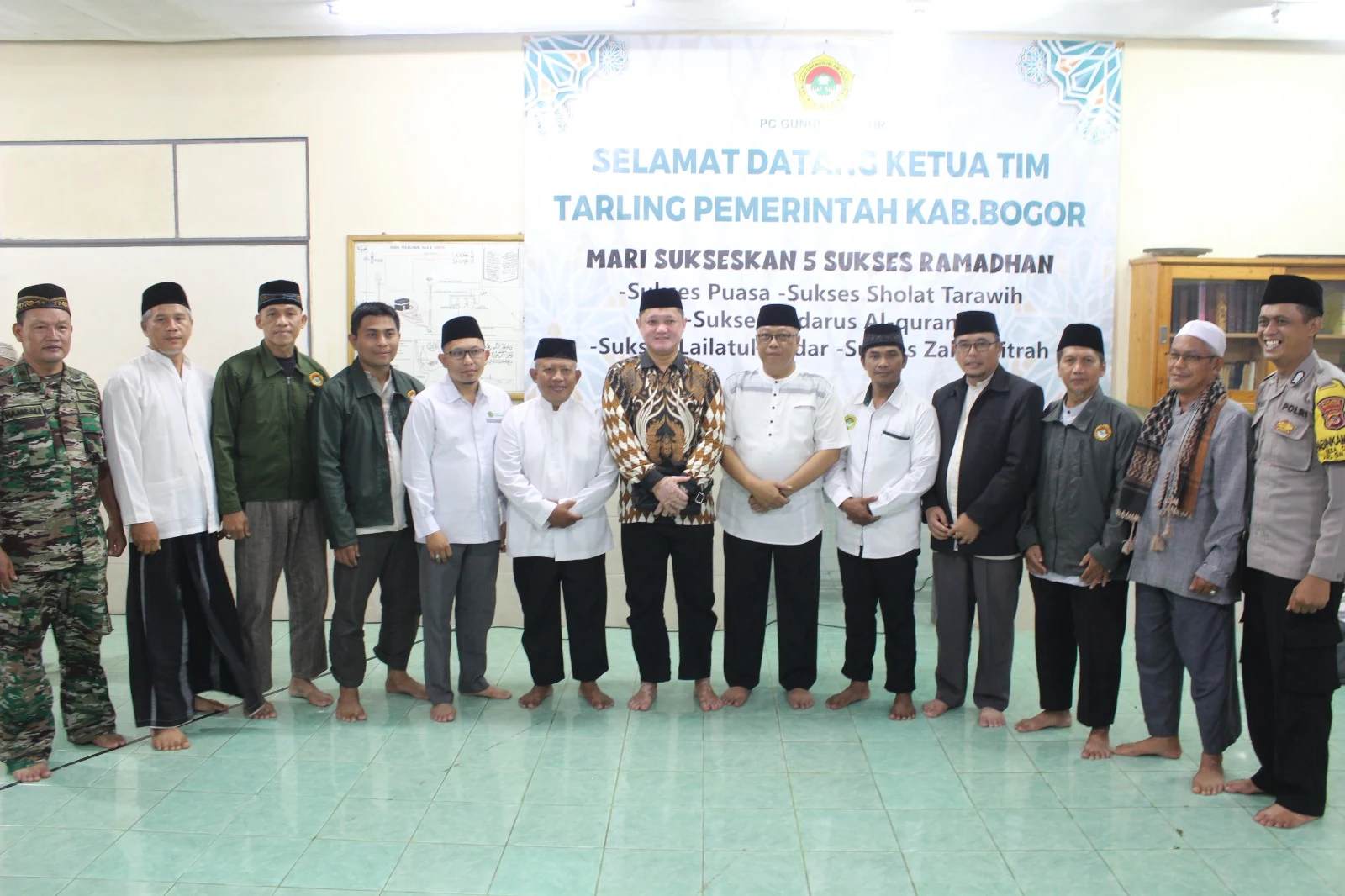 Camat Gunungsindur Kunjungi Warga LDII dalam Program Tarawih Keliling