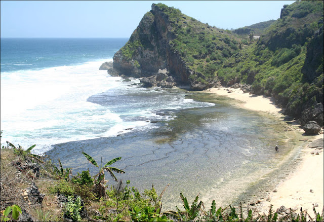 Pantai Nguyahan