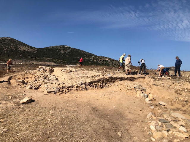 Εικ.6: Η ισχυρή κατασκευή Κτίριο Ω που ορίζουν οι Τ1 και Τ3. Λήψη από ΝΑ.