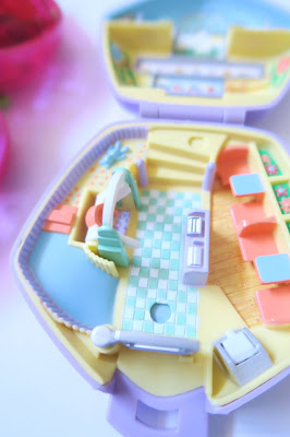 10- 90s Nostalgia Blog Post- 90s Polly Pockets