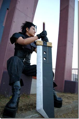 crisis core: final fantasy vii cosplay - zack fair