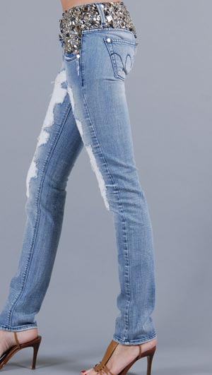I tried on these beautiful jeans from an Italian designer called MET jeans