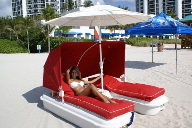 Seaduction Floating Cabana