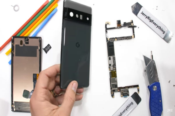 بالفيديو: تعرف على هاتف جوجل الجديد Pixel 6 Pro قطعة بقطعة!