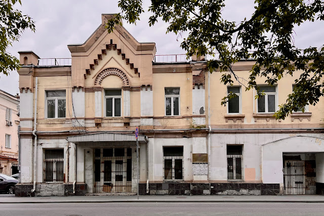 Расторгуевский переулок, корпус бывшего Машиностроительного завода «Красная Пресня» («Механический завод Грачева и К°») (построен в 1884 году)