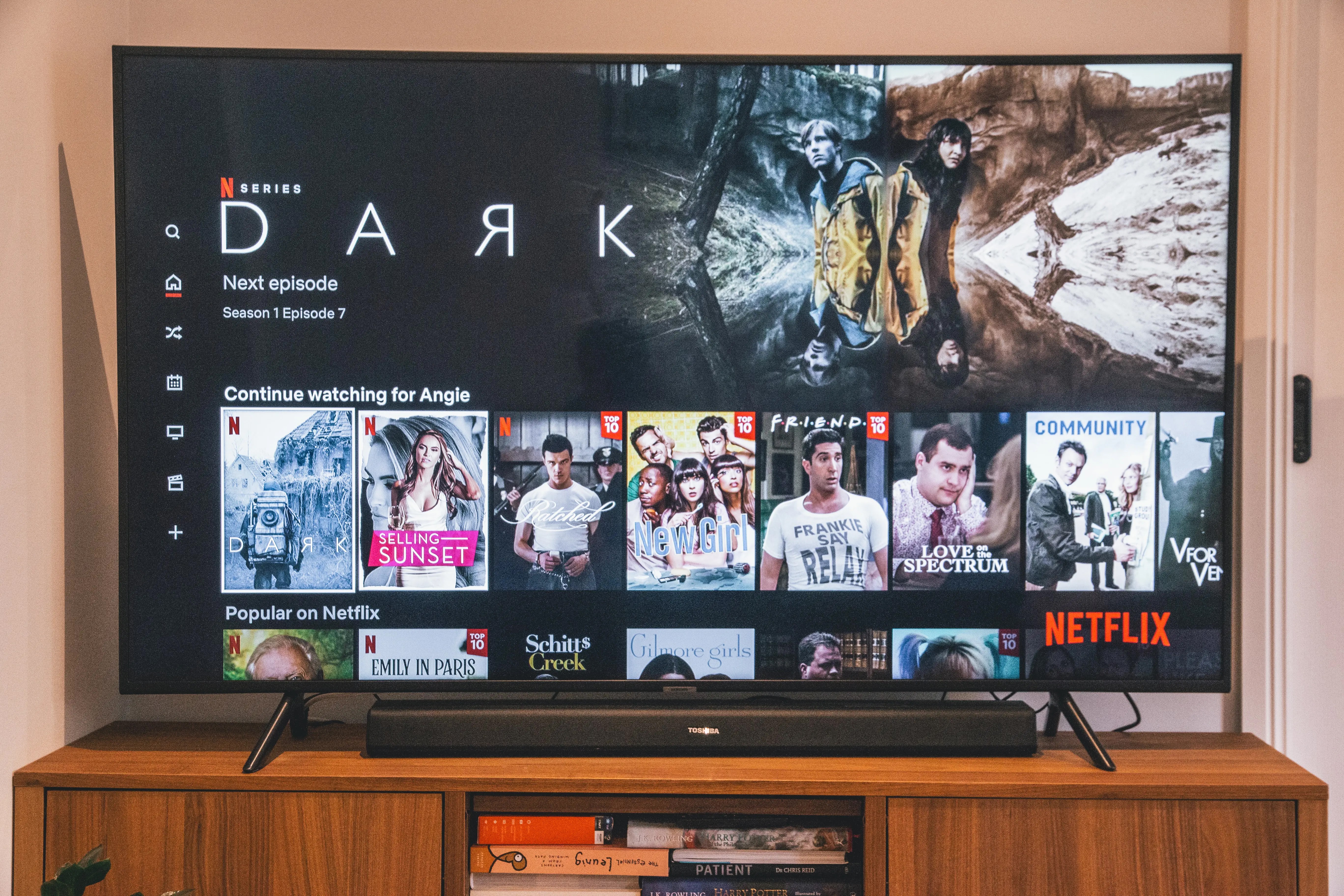 Is it worth buying a smart TV? 5 things the seller won't tell you