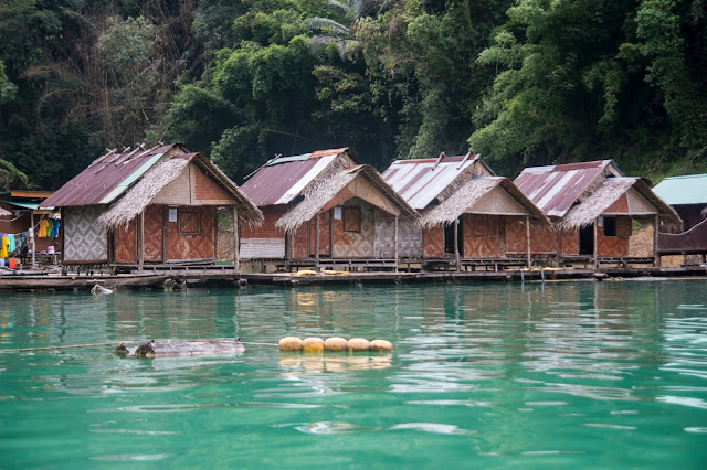 Khao Sok w Tajlandii, domki na wodzie