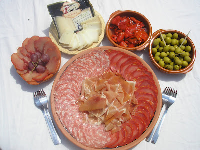 Recipes Xmas  on Big Parties   Lots Of Plates  Serrano Ham With Slices Of Tomatoes