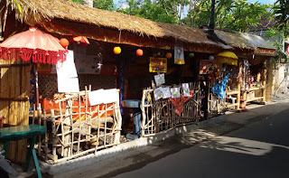 Just Juice Warung, Mini Cafe and Souvenir Shop in Ubud