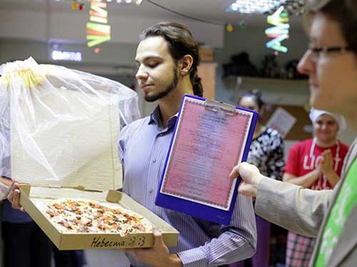 Russian man married a pizza because love between humans is a complicated wild thing