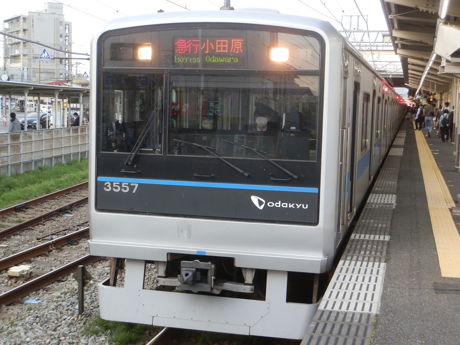 小田急沿線住み鉄道ファン日記 交換5編成目 小田急電鉄3000形3257f 旧東急車輛製造2次車 の種別行先案内表示器がフルカラーled式に