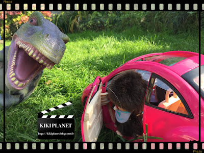 jurassic park dinosaur dinosaure kiki monchhichi bebichhichi diana bubbles baby kiki singe peluche voiture film rare scène cool rigolo amusant singe marrant