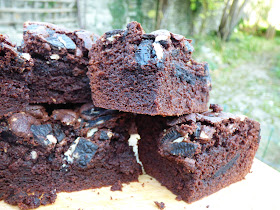 bakes with Oreos, best brownie recipe