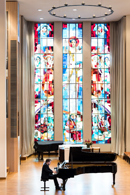 Benjamin Grosvenor - Le Piano Symphonique at Lukaskirche, Lucerne (Photo: Philipp Schmidli für das Luzerner Sinfonieorchester)
