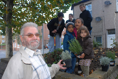 Cllr Bob Belam, youths, children