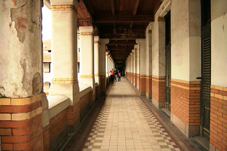 Tempat Wisata Lawang Sewu di Kota Semarang