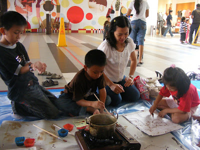 Kursus Batik, Lukisan Kain Perca, Glass Painting di LPLK 