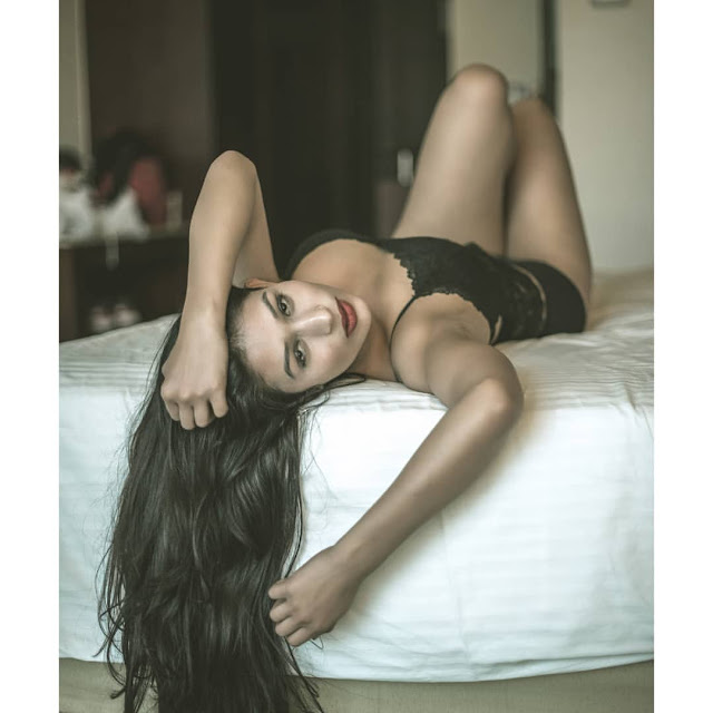 Hot Photoshoot of Anjali Kapoor on Bed