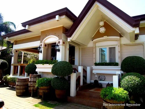 Puerto Princesa Travel Guide: fake houses inside Baker's Hill