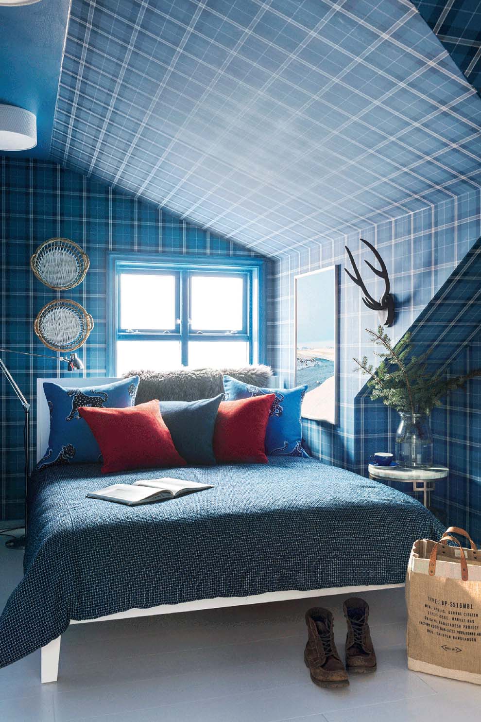 deco bilik tidur kecil simple warna biru