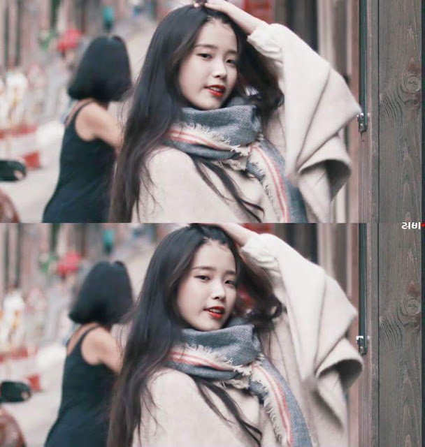 IU_wearing_a_scarf_in_fall