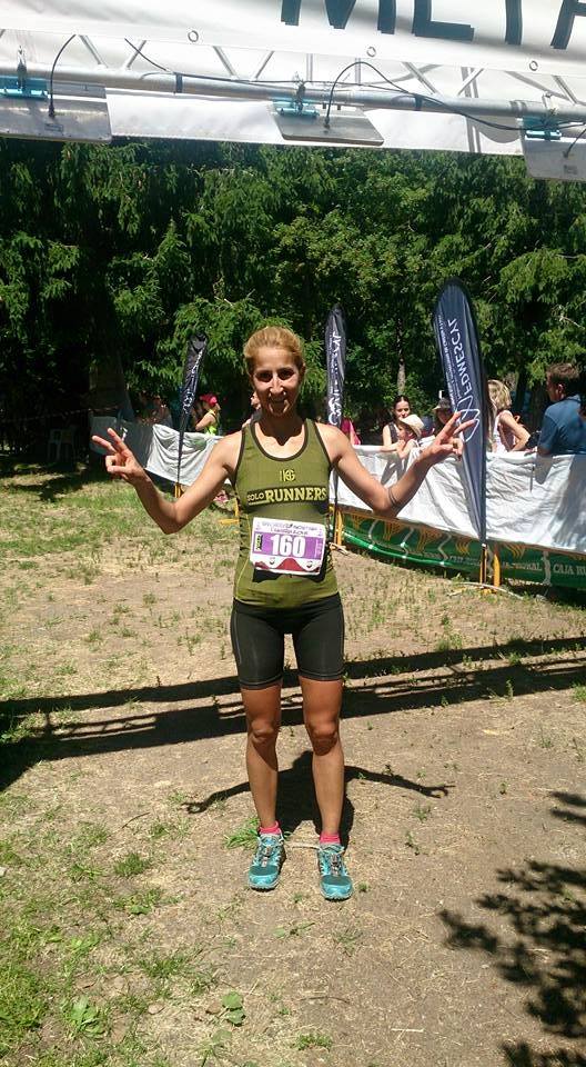 Patricia Muñoz celebra su triunfo en el Refugio de San Bernardo. /TRAILCYL