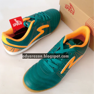 produk sepatu futsal specs