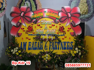 Toko karangan bunga di pare kediri menjual karangan bunga duka cita, belasungkawa, pernikahan atau wedding, selamat dan sukses, serah terima jabatan, promosi doktor, atau congratulation, handbouqet, bunga meja dan standing flower di pare kediri