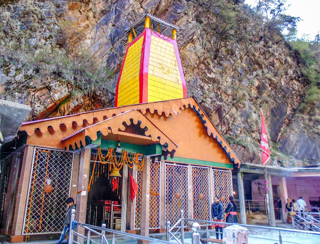 Yamuna river Yamunotri Temple Hot water spring saptrishi kund chaar dhaam jankichatti solo self supported backpacking Rohit kalyana himalayan womb himayalanwomb.blogspot.com