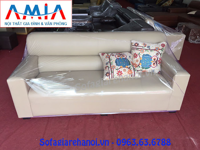 Hình ảnh cho mẫu ghế sofa da văng đẹp hiện đại đang được bán và trưng bày tại Tổng kho Nội thất AmiA