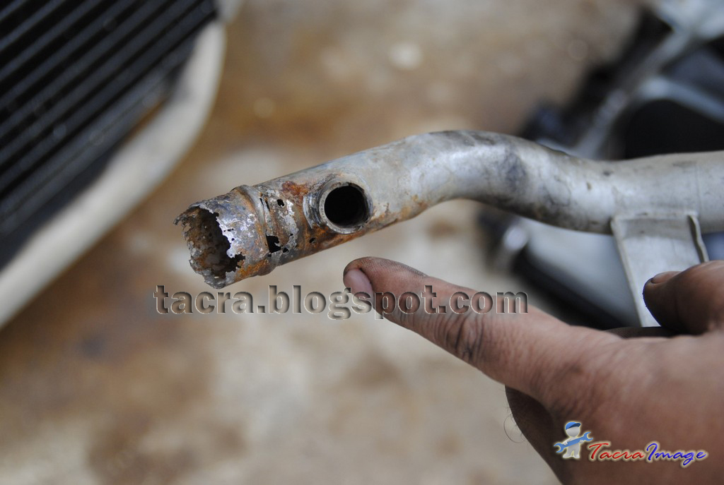 Tacra's diy garage: Water Pump Pipe Replacement